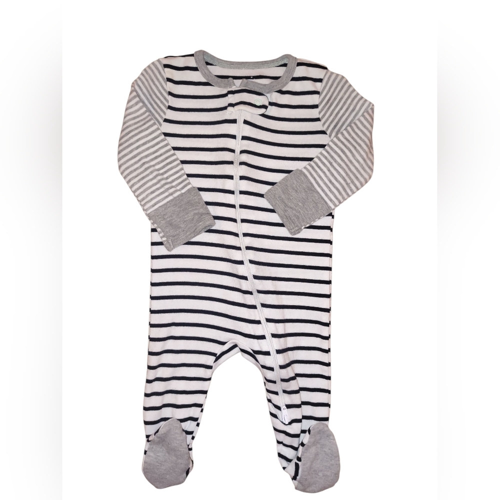 3/$8 Striped Gray & White Footed Sleep & Play